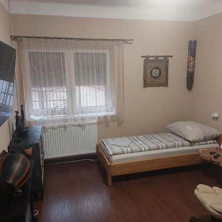 Apartment Feher Galamb *